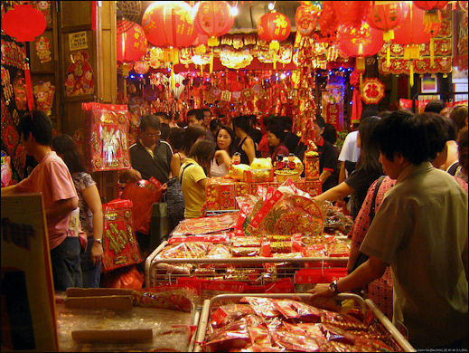 20111124-Wiki C  Chinese_New_Year_market.jpg
